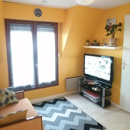 à 50 M De La Avec Wifi *